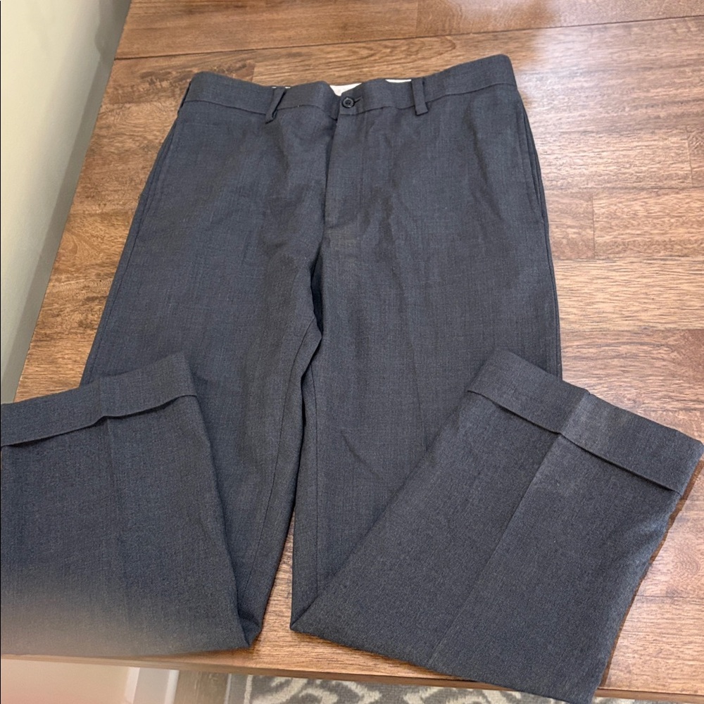 L.L. Bean Men’s Wool Pants Classic fit. Gray. Size 34